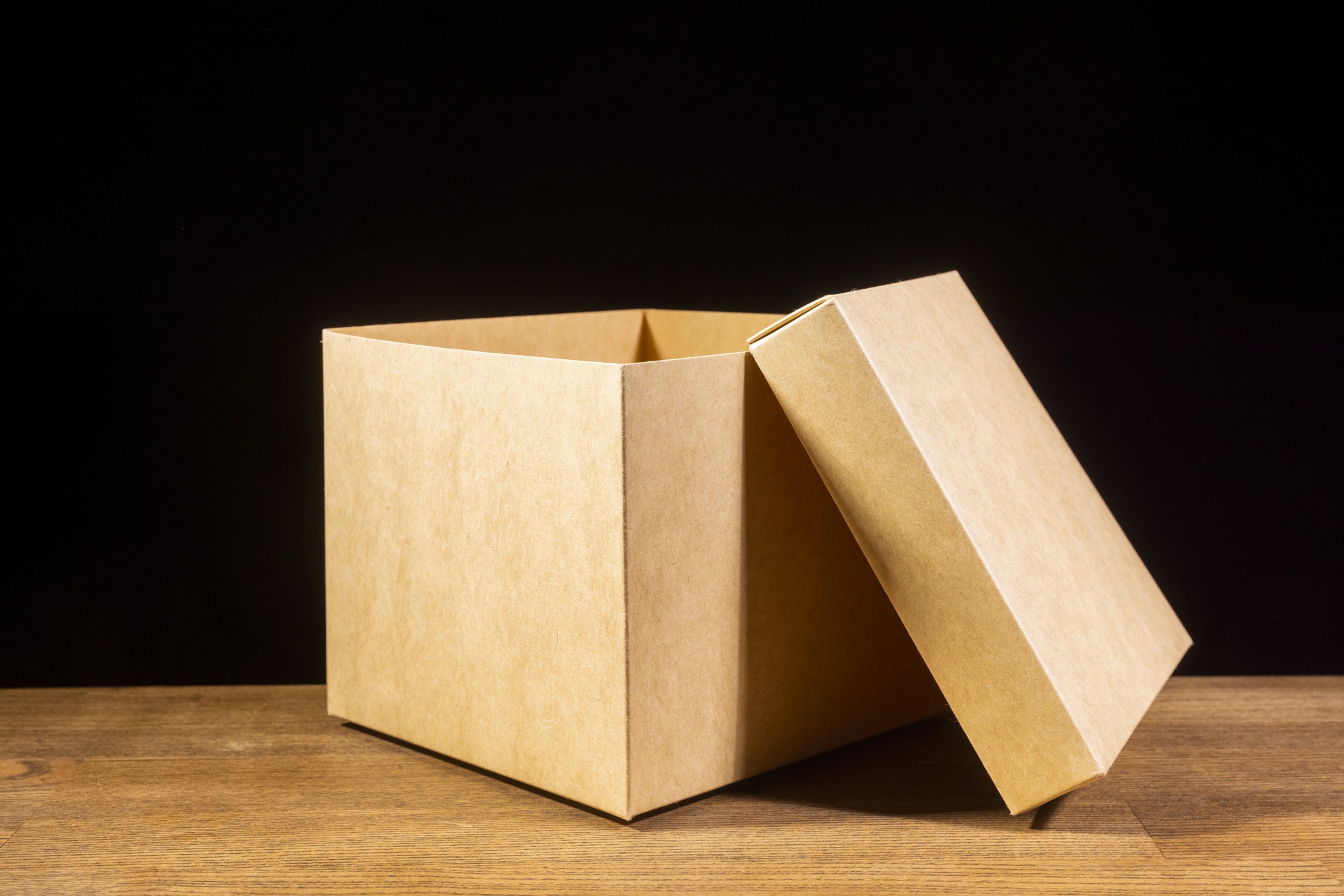 close-up-mystery-box (2)